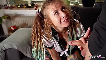 Julia Juice, Una Chica Alemana Con Rastas, Es Seducida Por Un Profesor Para Tener Sexo