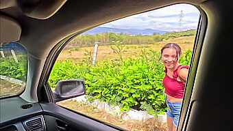 Un Incontro Casuale Con Una Ragazza Indigente Sul Ciglio Della Strada Porta Ad Un Invito Nel Mio Garage, Dove Mi Pratica Sesso Orale.La Sua Vagina Stretta E Chiusa Viene Poi Sottoposta Al Mio Piacere Orale, Dopo Di Che Le Permetto Solo Di Partire In Taxi.