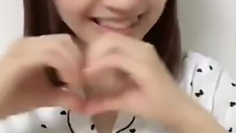 Kompilace Tiktok Zachycuje Nejsvůdnější Okamžiky Ema Ity.