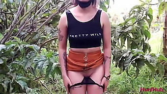 Solo Latina's outdoor show of nudity and urination