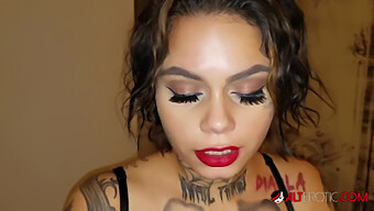 Encontro Selvagem De Genevieve Sinn Tatuada Com Facial Pov E Gozada