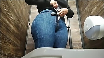 Latina Patient'S Public Bathroom Exhibition