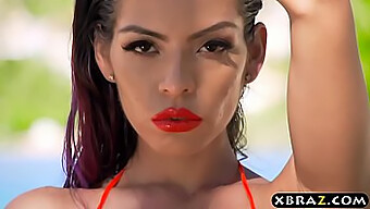 Busty skjønnhet Yurizan Beltran nyter intens analsex